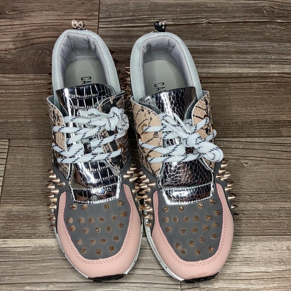 Bella Chic Sneakers - Picture 6 of 10